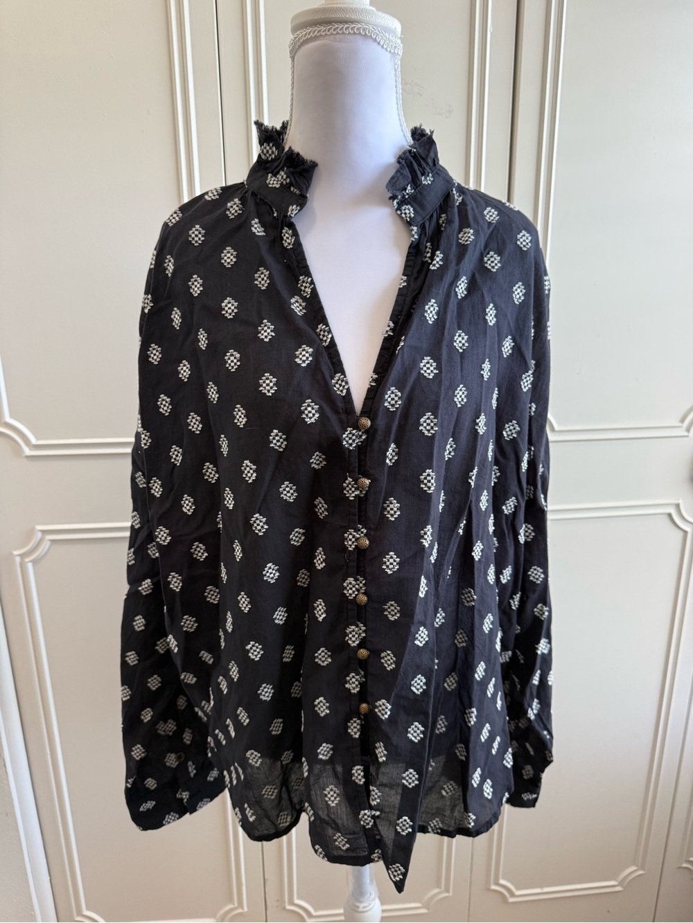 Pilcro Black Printed Ruffle Collar Button-Down Women's Top
